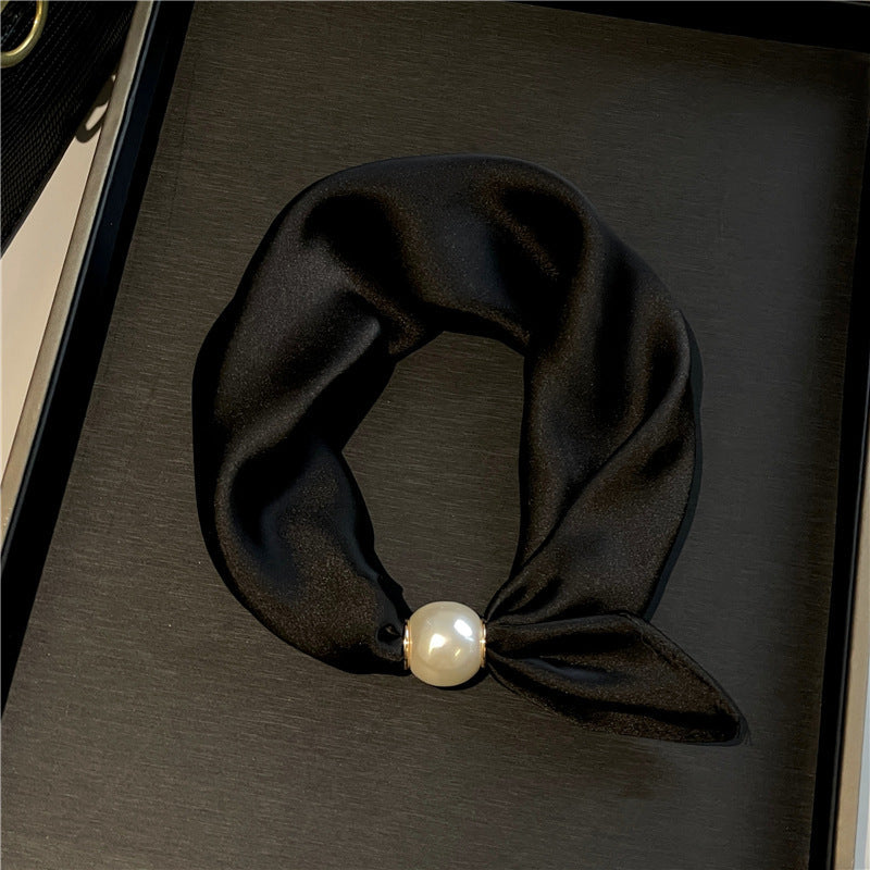 🧣 Glamour utan ansträngning: Halsduk med påsättbara pärlor