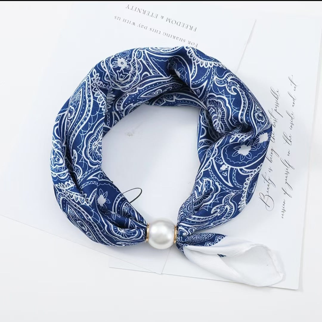🧣 Glamour utan ansträngning: Halsduk med påsättbara pärlor