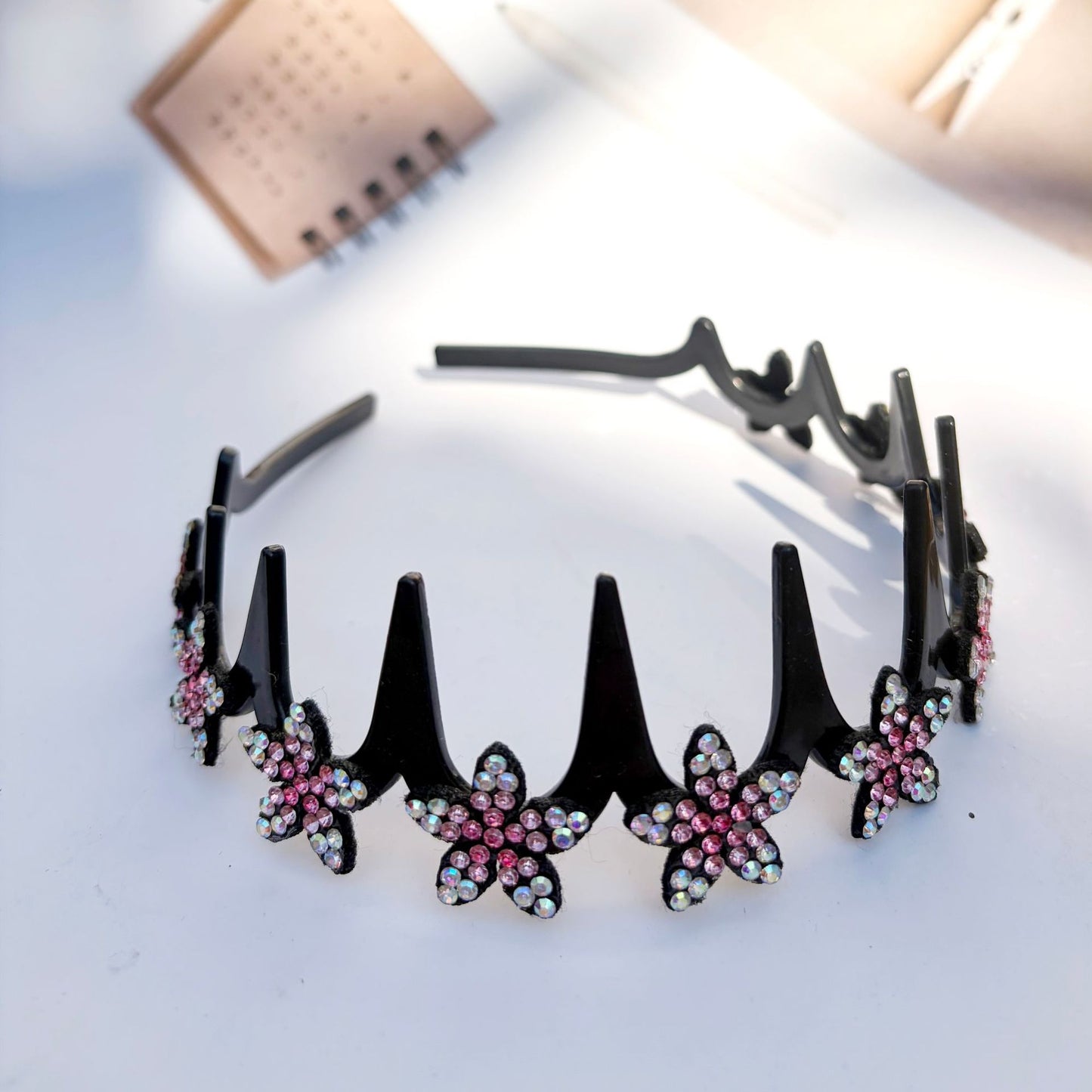 💥Set med vågformade kristallhårband – Lätt, halkfritt och flickaktigt hårsmycke, glittrande vågformade hårband med kristalldetaljer för bröllop och vardagsbruk, flickaktiga och feminina accessoare
