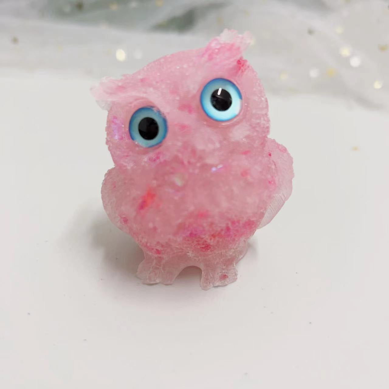 Söt dekorativ ugglefigur