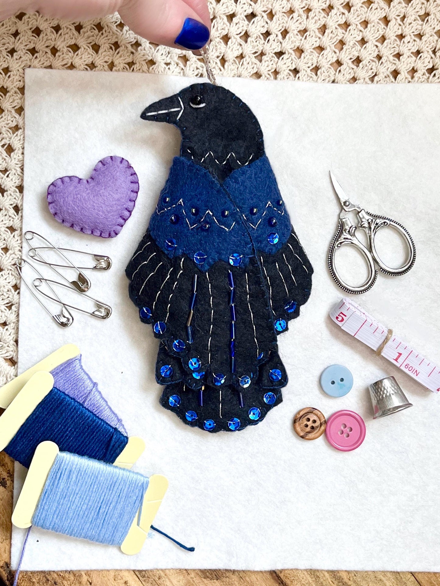 🖤 «Ravens minne – vokter av stikkene» 🪡✨