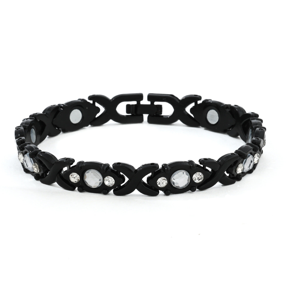 Ett trendigt magnetarmband med strassstena