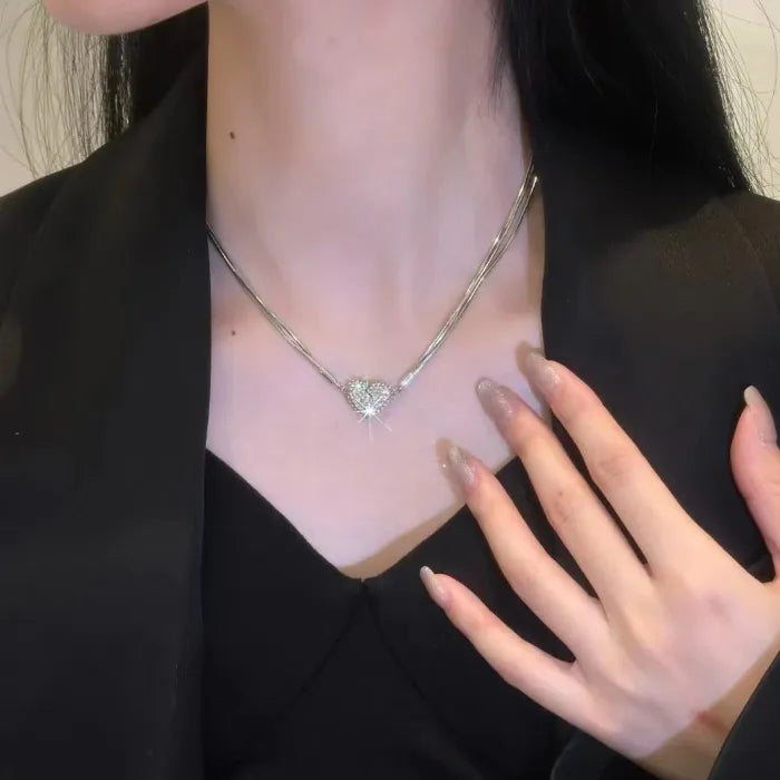 🔥💕 Halsband med magnetiskt hjärta✨ Snygga, i kärlek inspirerade smycken som drar blickarna till si