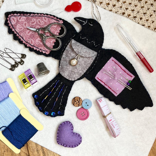 🖤 «Ravens minne – vokter av stikkene» 🪡✨