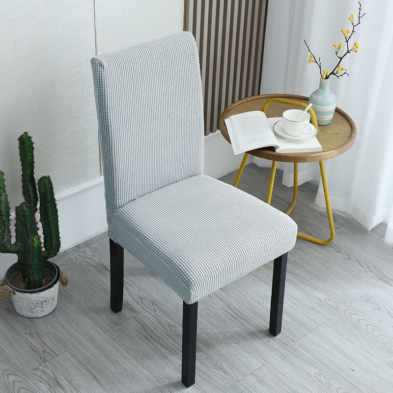 Stolsöverdrag – ge en gammal stol ett nytt och fräscht utseende direkt!