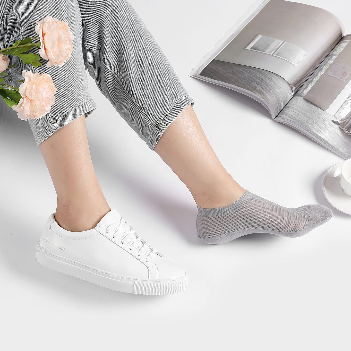 🔥 Förpackning med 3 par osynliga strumpor med halkskydd 🧦 – Andningsbar, låg design med halkskydd och svettabsorberande egenskape