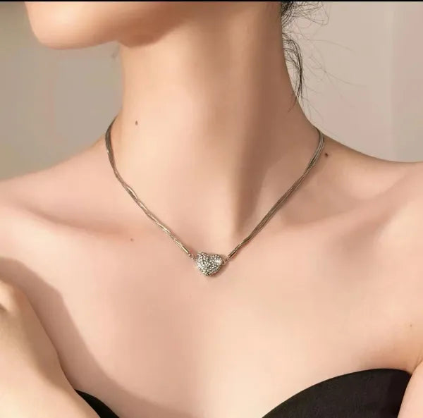 🔥💕 Halsband med magnetiskt hjärta✨ Snygga, i kärlek inspirerade smycken som drar blickarna till si