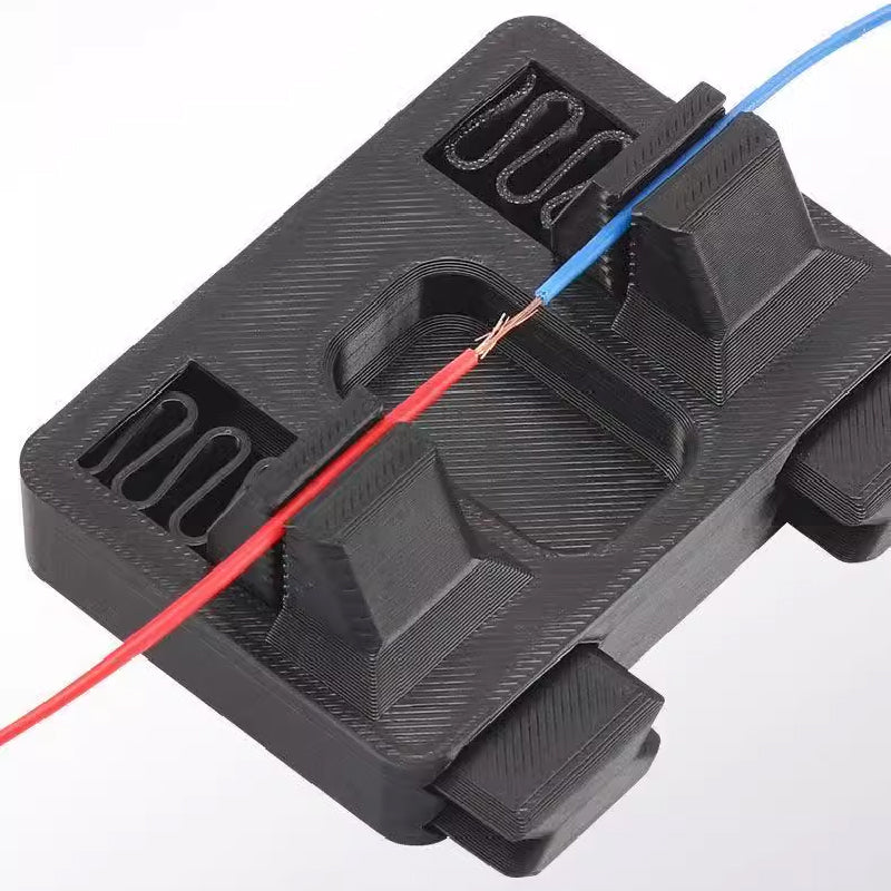 🔧 Köp 1 få 1 gratis⚡ Elektrisk trådsvetsfixtur – justerbara klämmor, värmebeständig & precisionsinriktning – för elektronik, bilreparation & DIY 💪✨