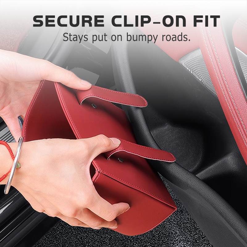🥳STOR REA 2026🥳💞Över 50 000 sålda!🚗🧺 50 % RABATT! Kopphållare i läder för bildörren – Bred öppning, lätt att nå drycker och telefon. Säker fastsättning med klämma. PU-läder, slitstarkt och snyggt. 🛡️