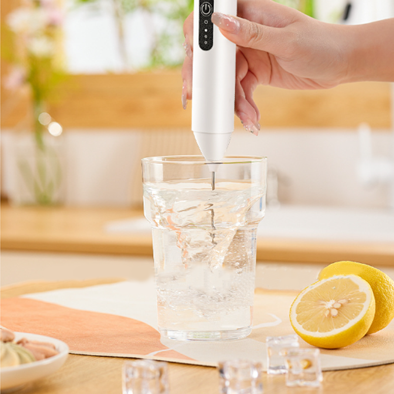 🥄 50% RABATT NU! Elektrisk dryckesskummare – 3 hastigheter, 180 min batteritid & tyst drift – perfekt för mjölkskum, grädde, barnmat och milkshakes ☕✨